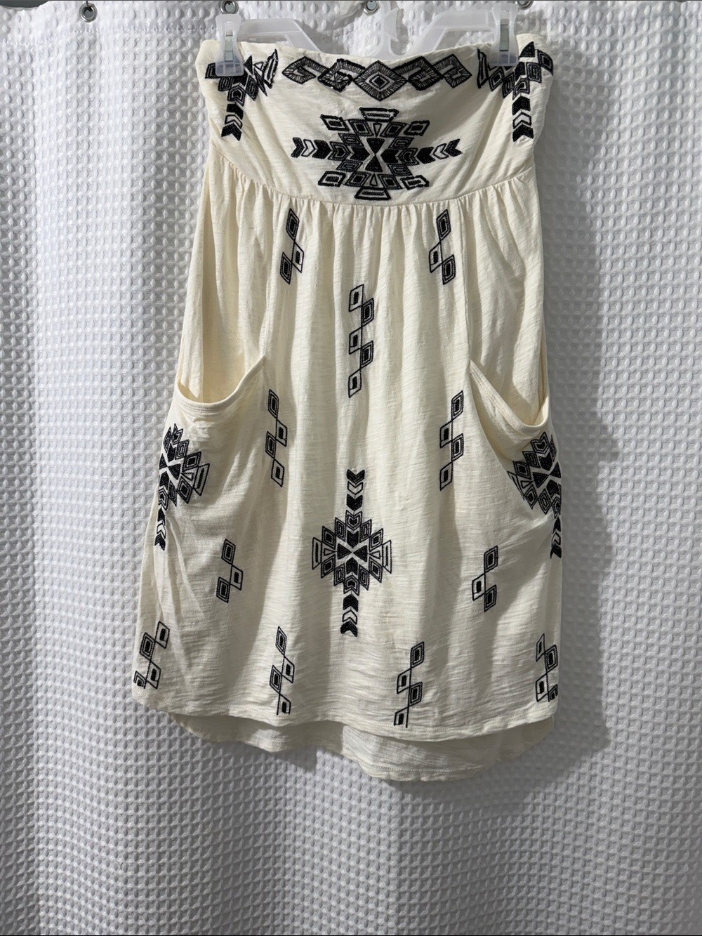 Express Women’s Strapless Ivory Boho Dress With Black Embroidered Size Small - Picture 2 of 8